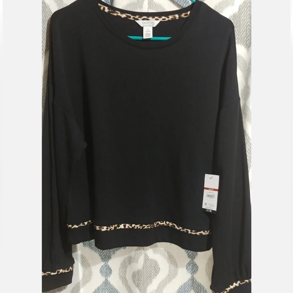 Sofia Vergara long sleeve Top Sweater Size Medium Black Color - Picture 2 of 12